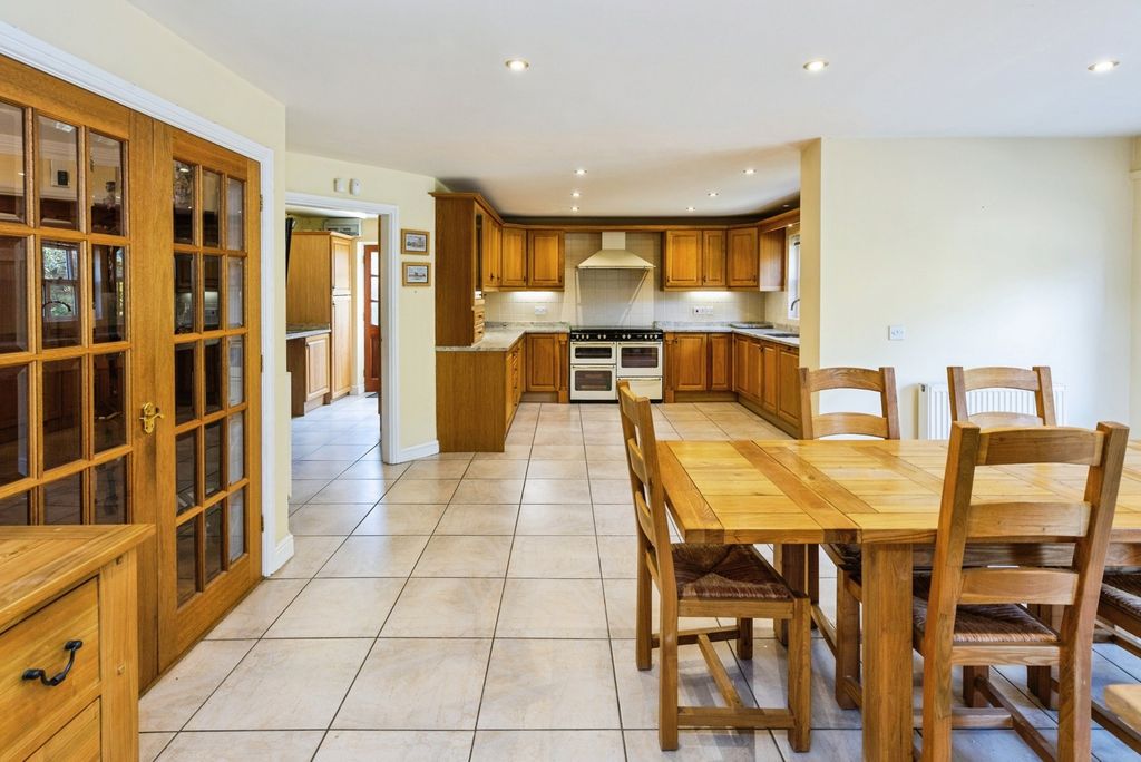 Property photo 2 of 34 Kitchen/Diner