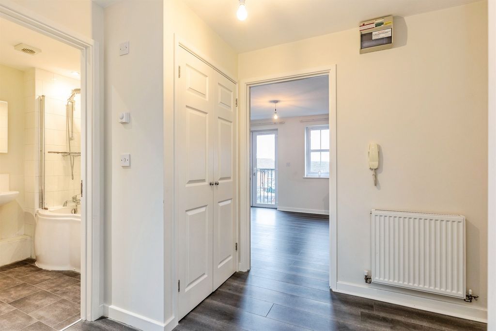 Property photo 2 of 12