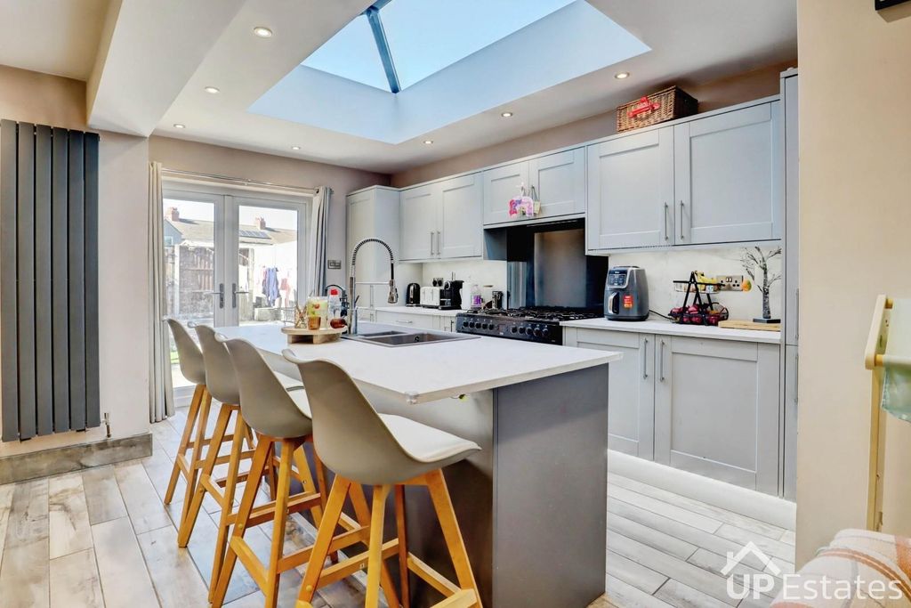 Property photo 3 of 24