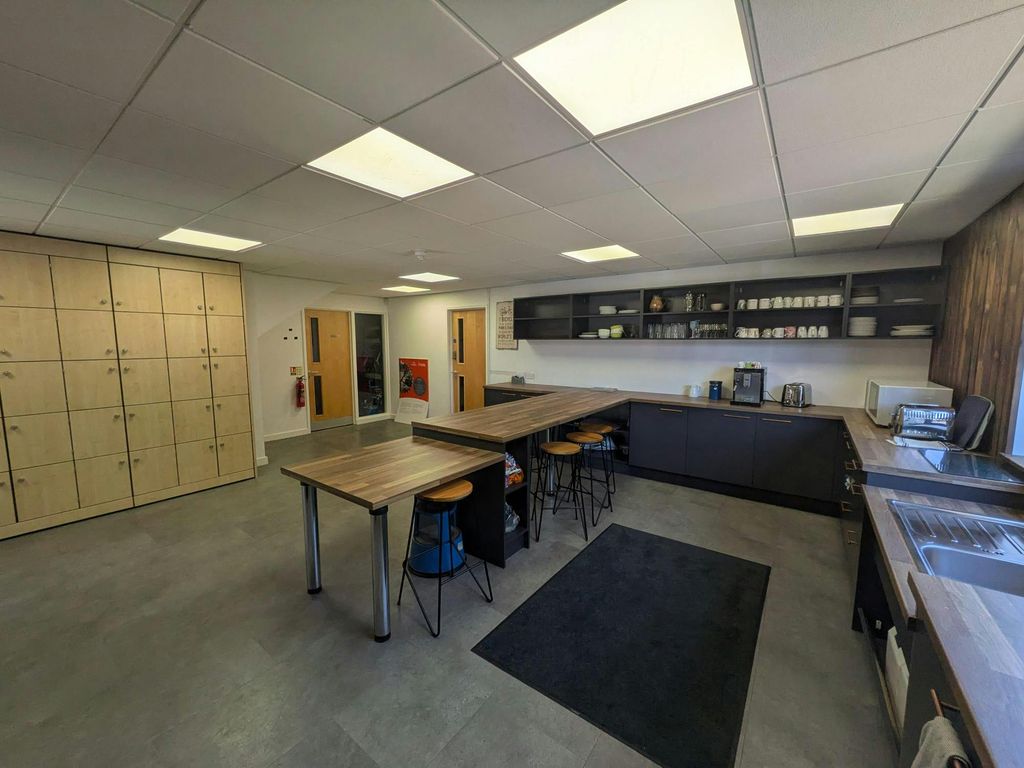 Property photo 3 of 9 7365.Jpg