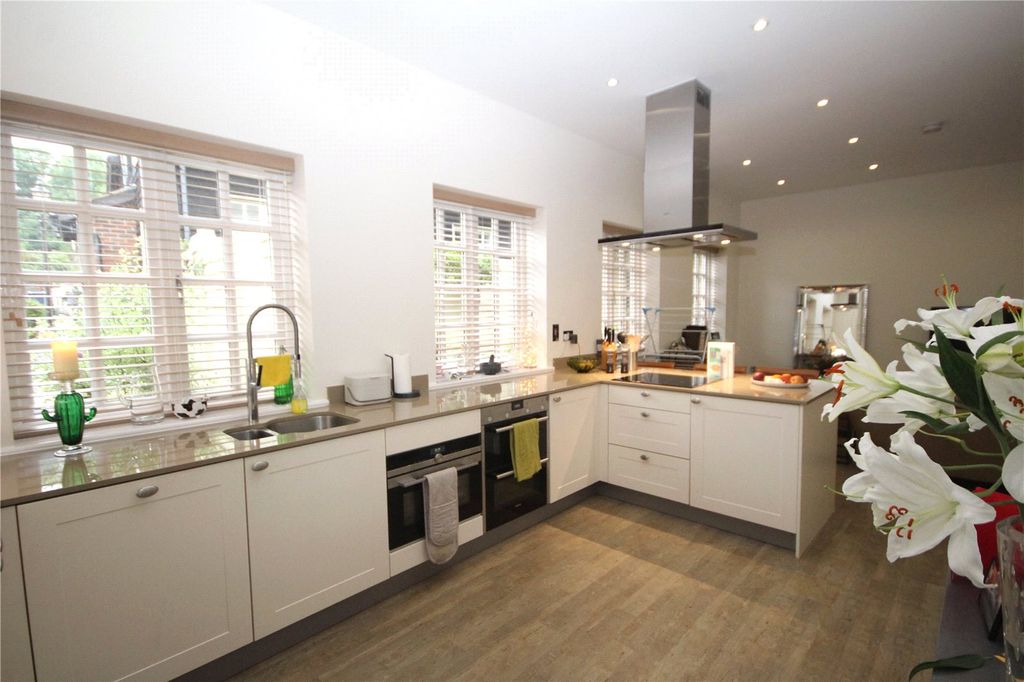 Property photo 2 of 9 Picture No. 26