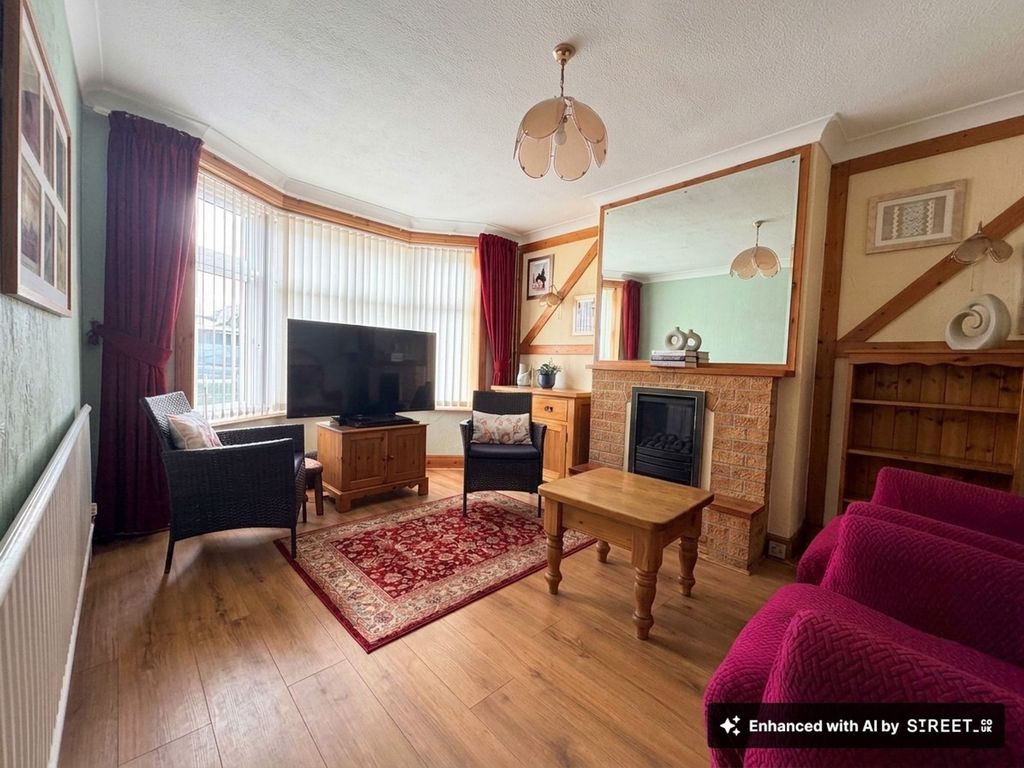 Property photo 2 of 25