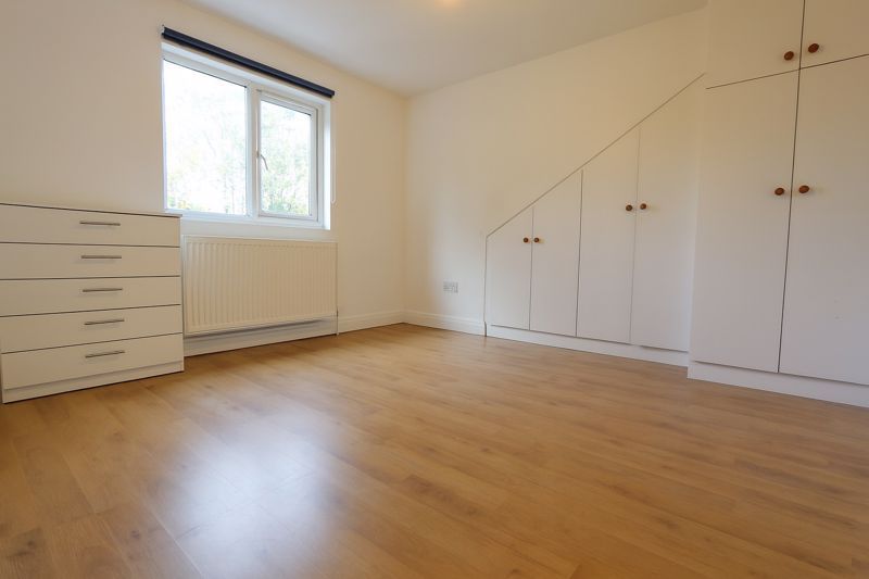 Property photo 1 of 12 Photo 5