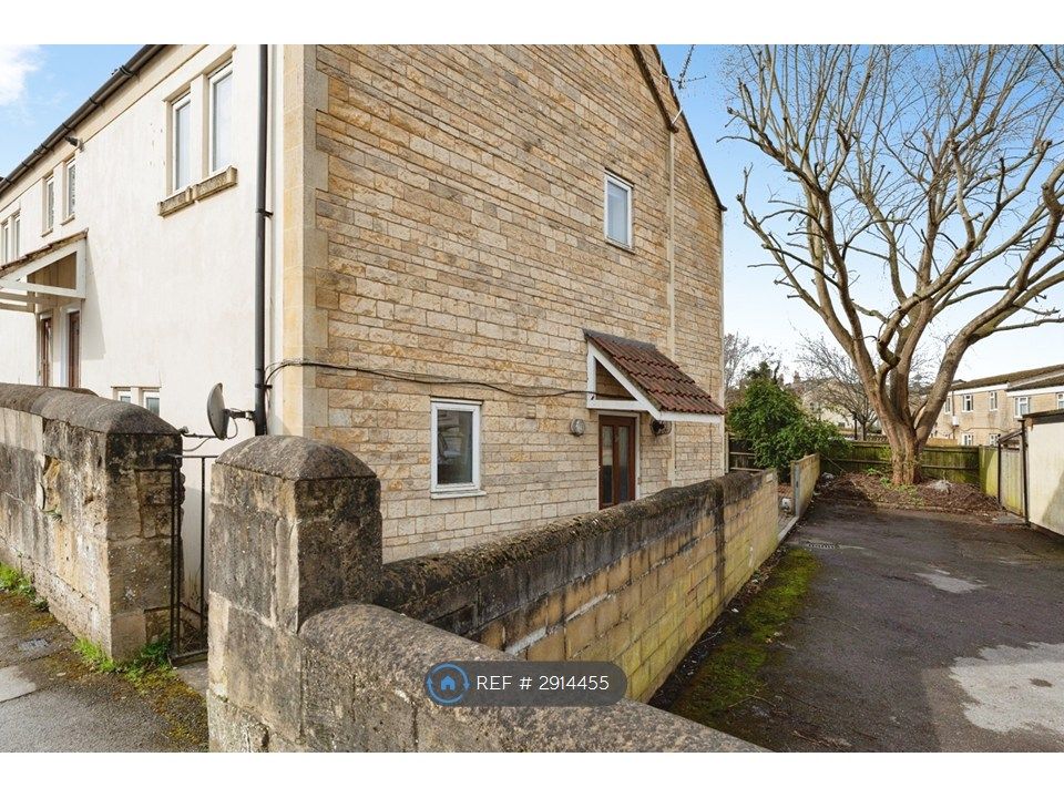 Property photo 2 of 11