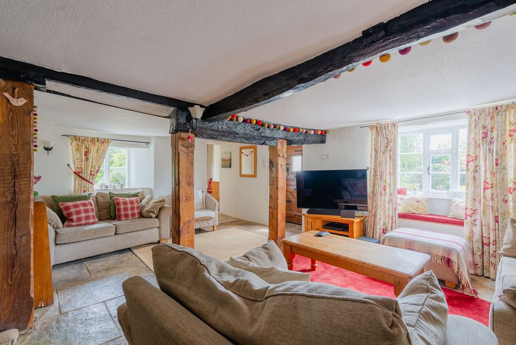 Property photo 2 of 31