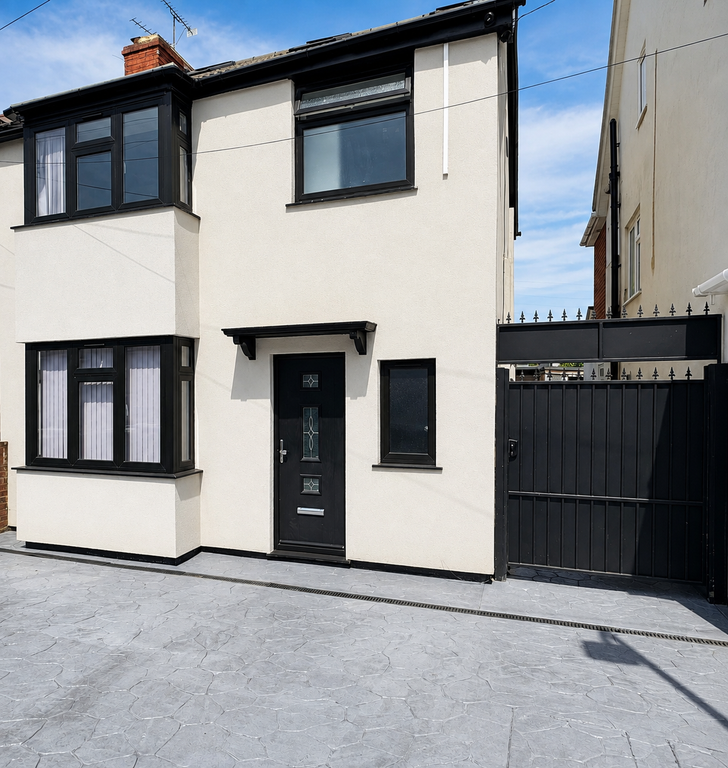 Property photo 1 of 6 25 Leeds Road