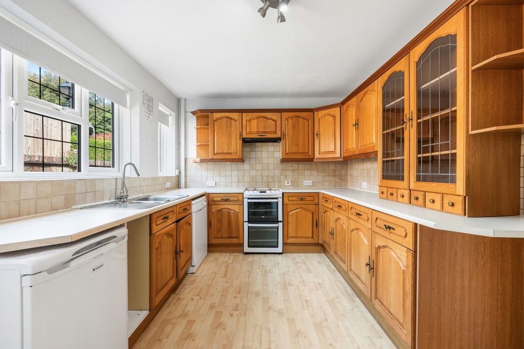 Property photo 2 of 18
