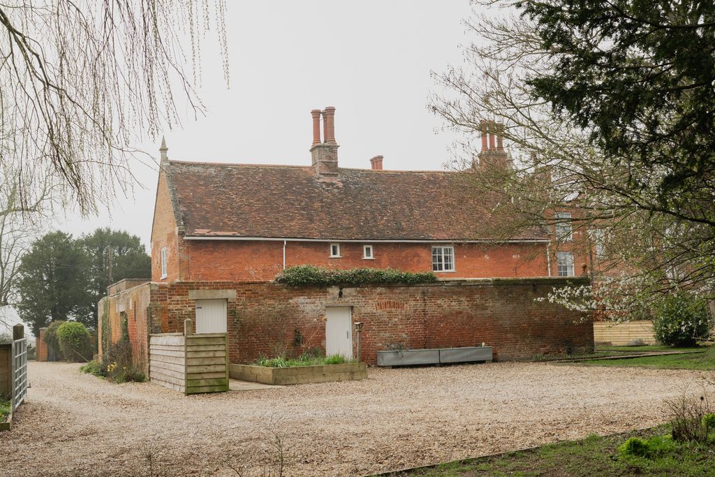 Property photo 2 of 31 331265 - Elizabethan House, Shudy Camps-73.Jpg