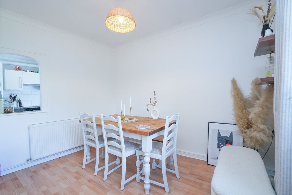 Property photo 3 of 20 Dining Area