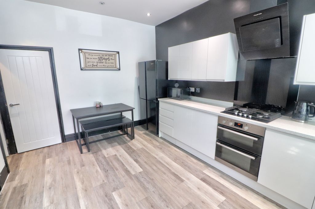 Property photo 3 of 13 Kitchen Diner