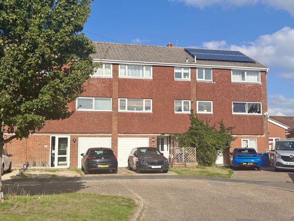 Property photo 1 of 31