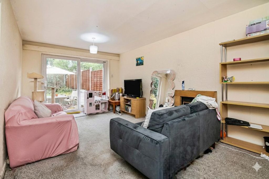 Property photo 3 of 12