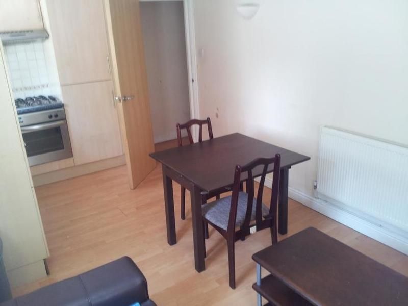 Property photo 1 of 5 2 Bedroom Flat For Rent