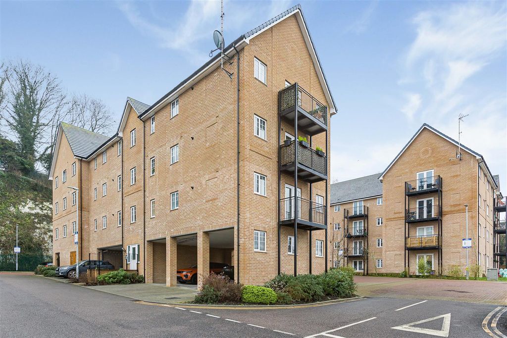 Property photo 1 of 21 2_72083.Jpg