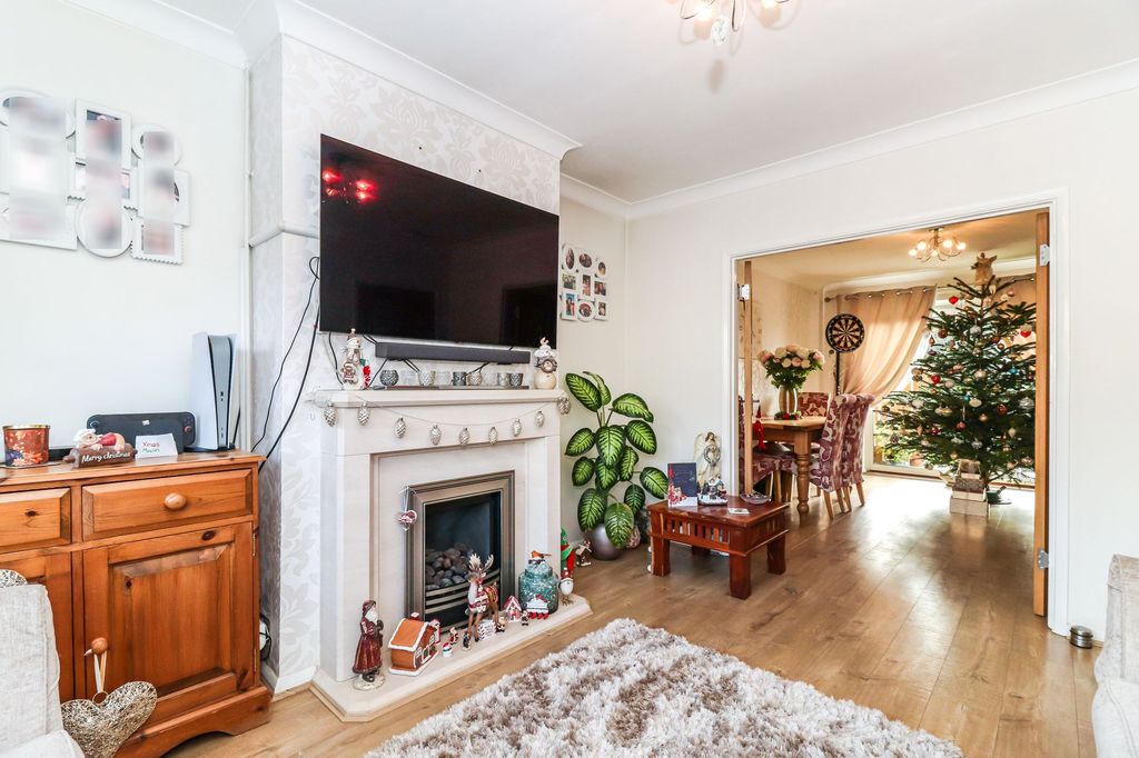 Property photo 3 of 22