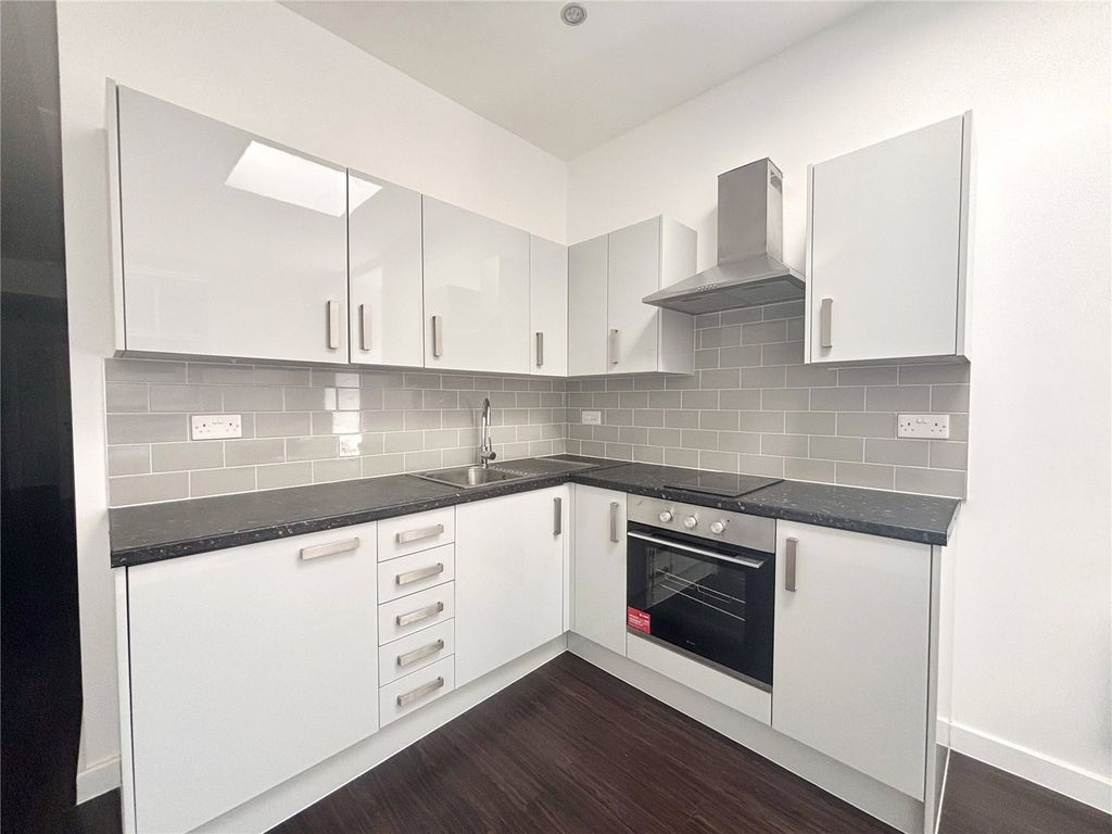 Property photo 2 of 16 Picture No. 04
