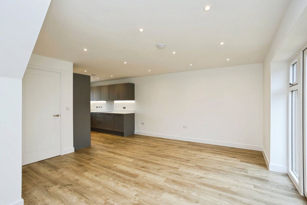 Property photo 3 of 11 Example Kld