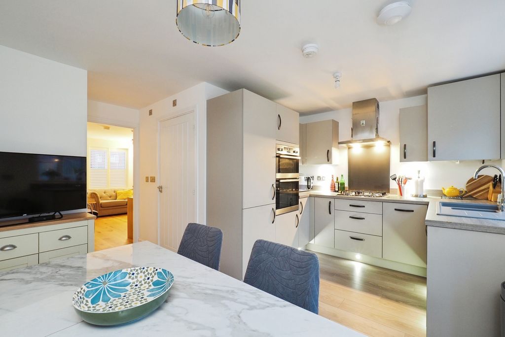 Property photo 2 of 18 Pbox-Img.Jpg