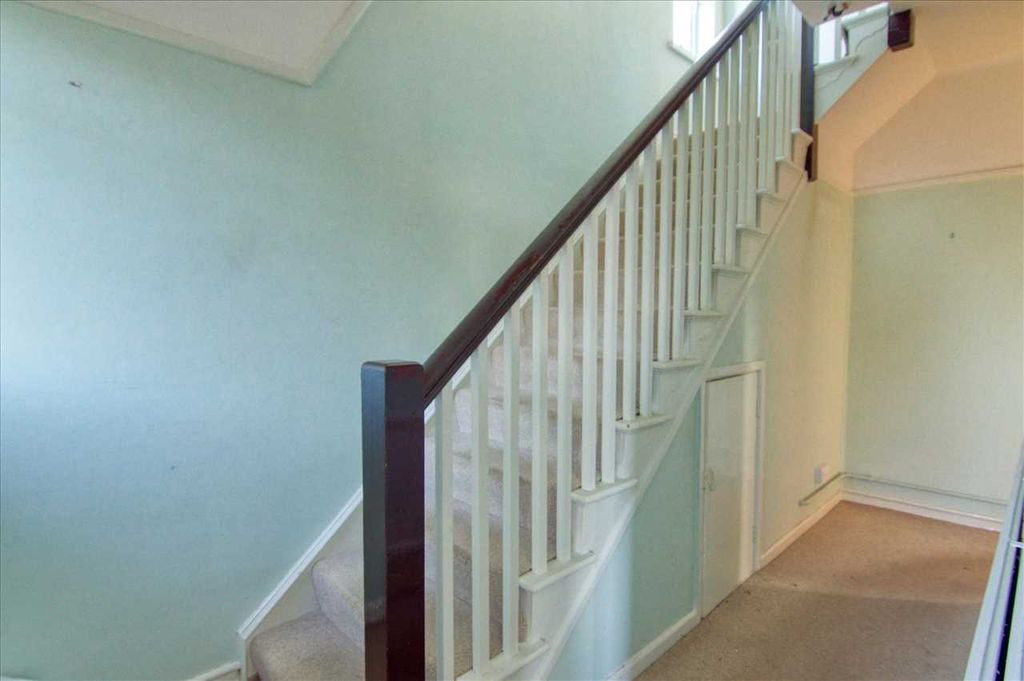 Property photo 3 of 13 Hall