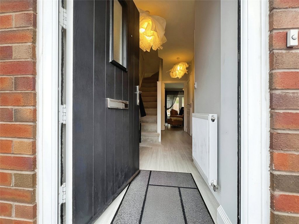Property photo 3 of 20 Entrance