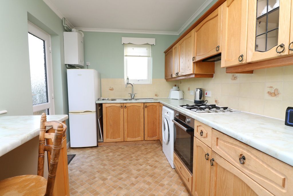 Property photo 3 of 12 4585543