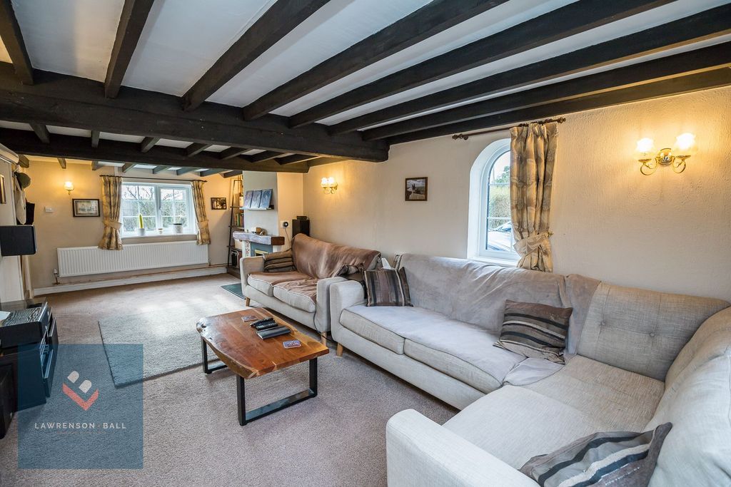 Property photo 3 of 21 Living Room