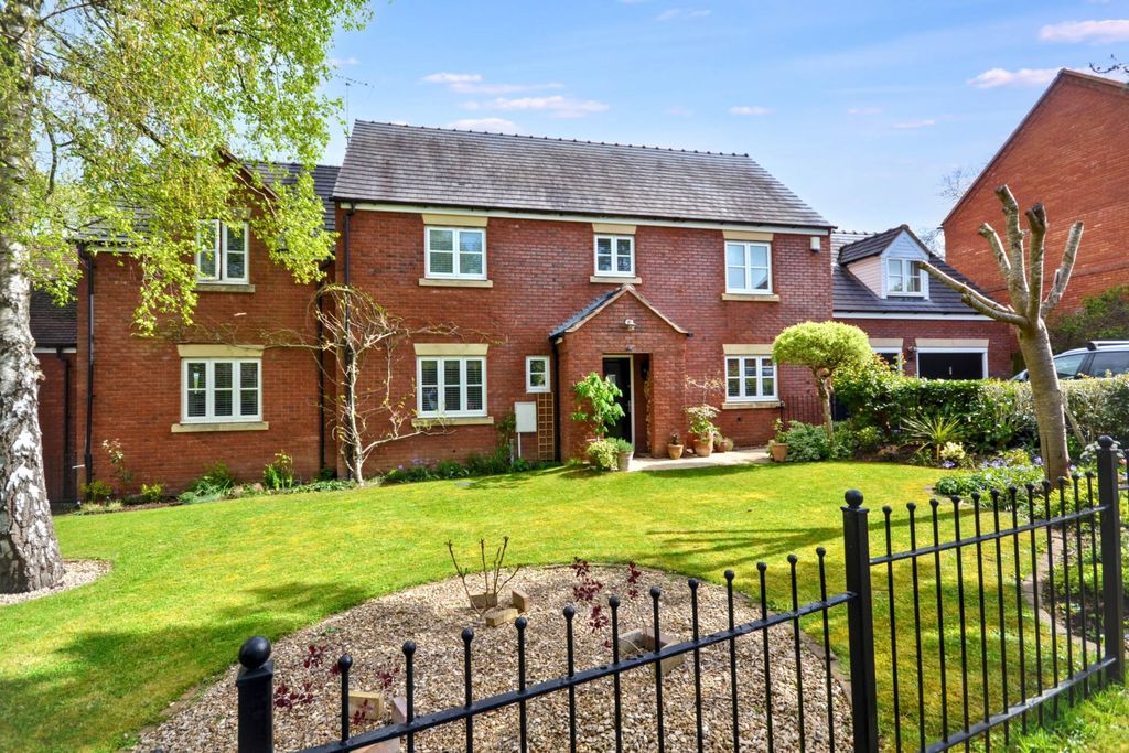 Property photo 1 of 32