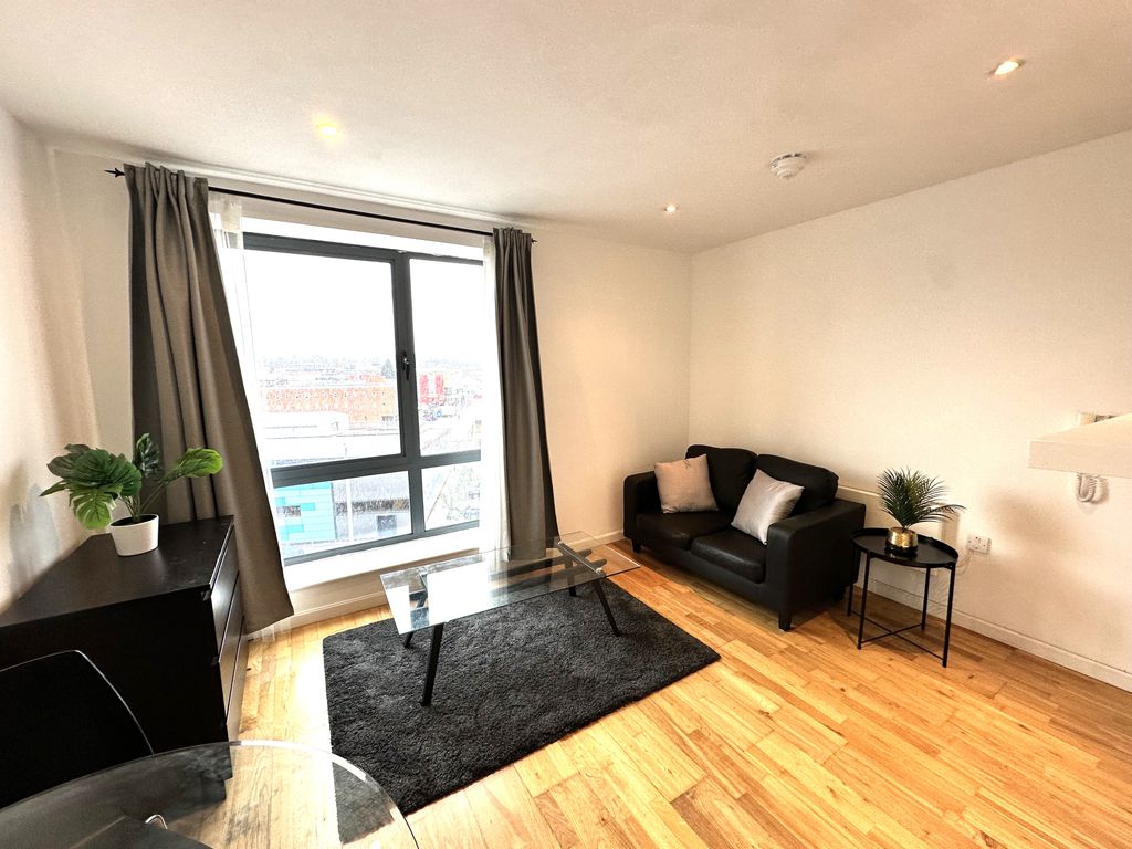 Property photo 2 of 6
