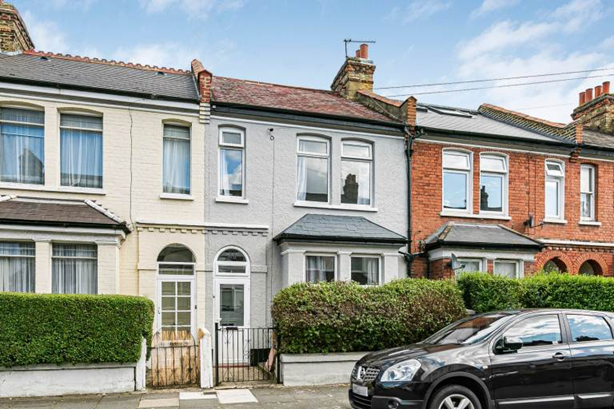 Property photo 1 of 8