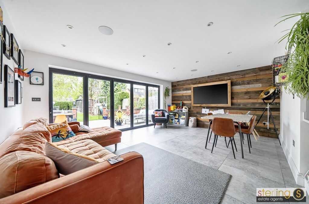 Property photo 2 of 20 Aa7B6572-6Df9-498B-847d-F0d599733162.Jpg