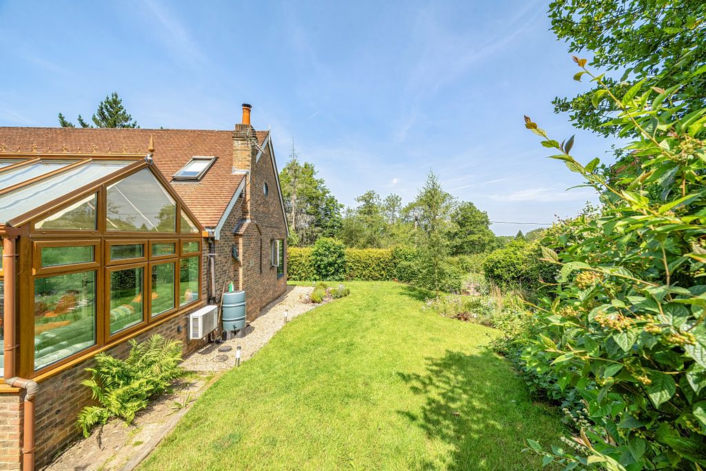 Property photo 2 of 11