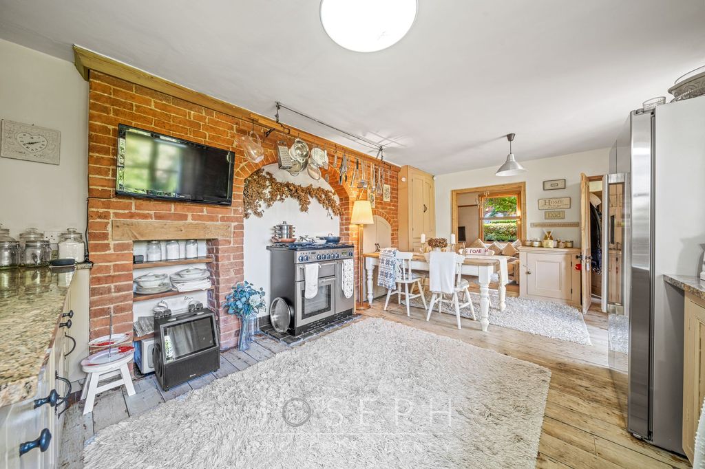 Property photo 2 of 30