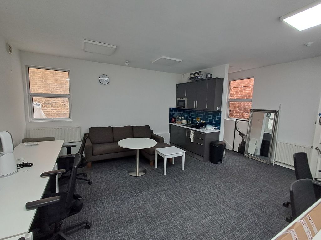 Property photo 2 of 7 Photo 6