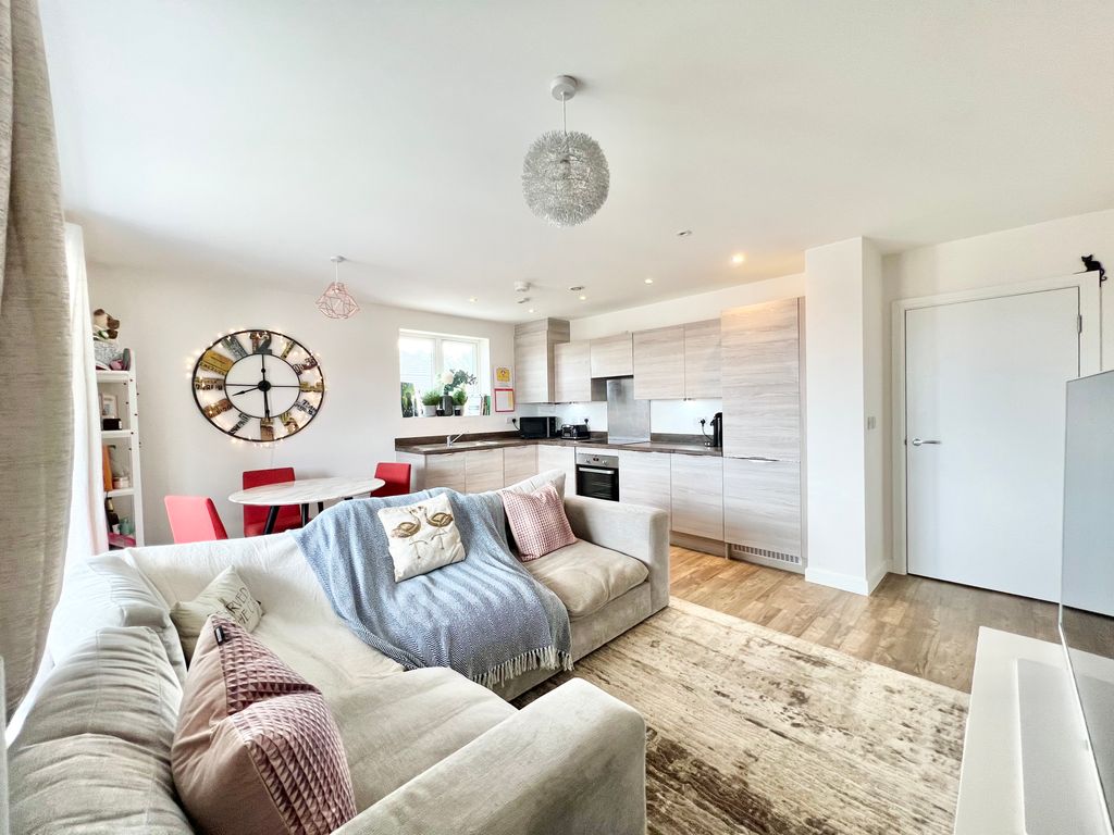 Property photo 3 of 11 Img_0907