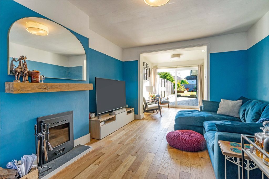 Property photo 3 of 16 Living Room