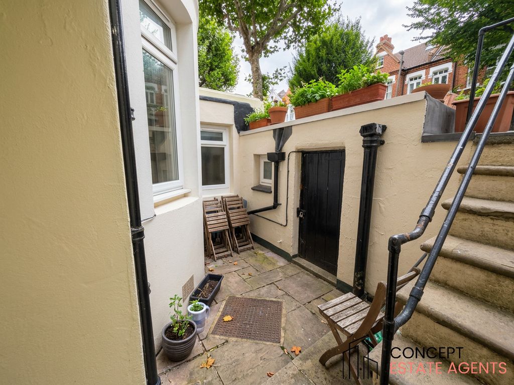 Property photo 3 of 8