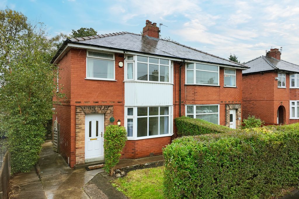 Property photo 1 of 9 Front