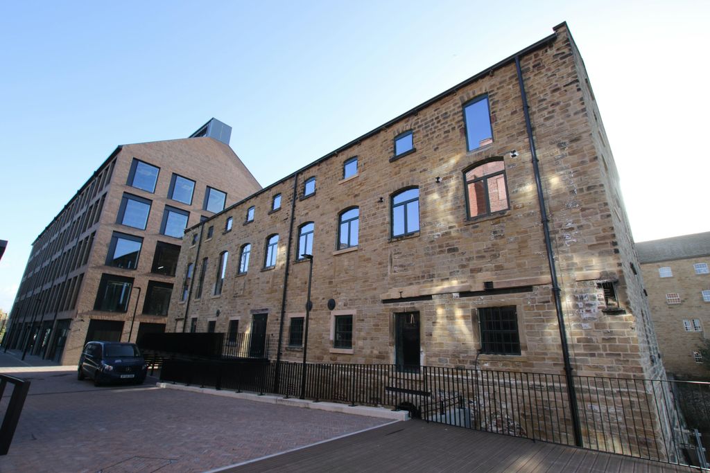 Property photo 1 of 6 L7D_9455.Jpg