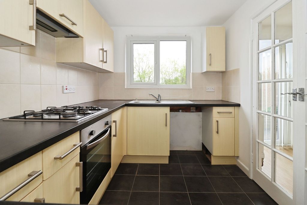 Property photo 2 of 18 Pbox-Img.Jpg