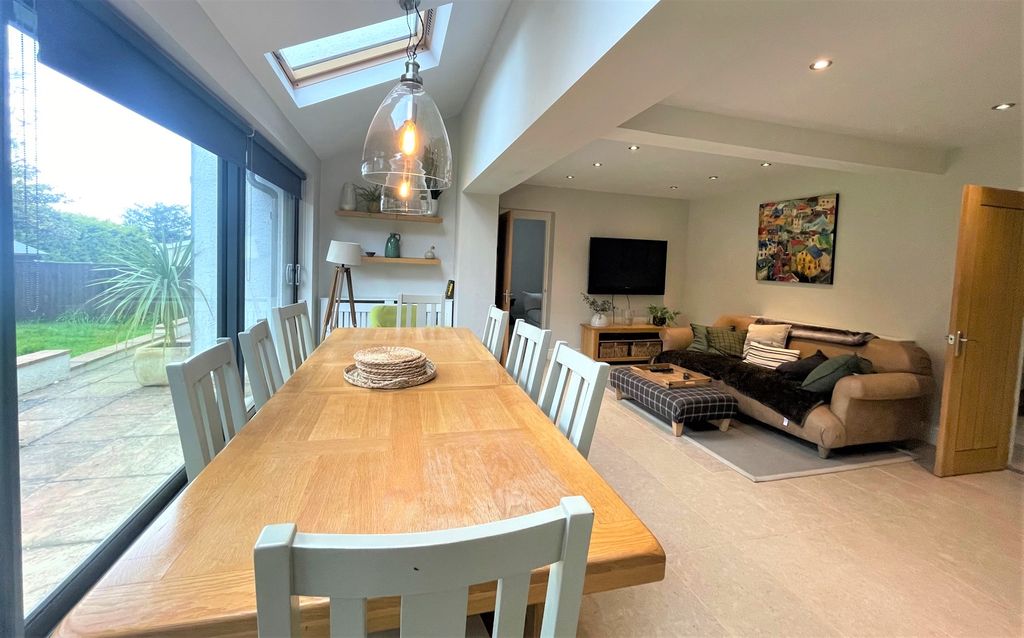 Property photo 2 of 28 Image