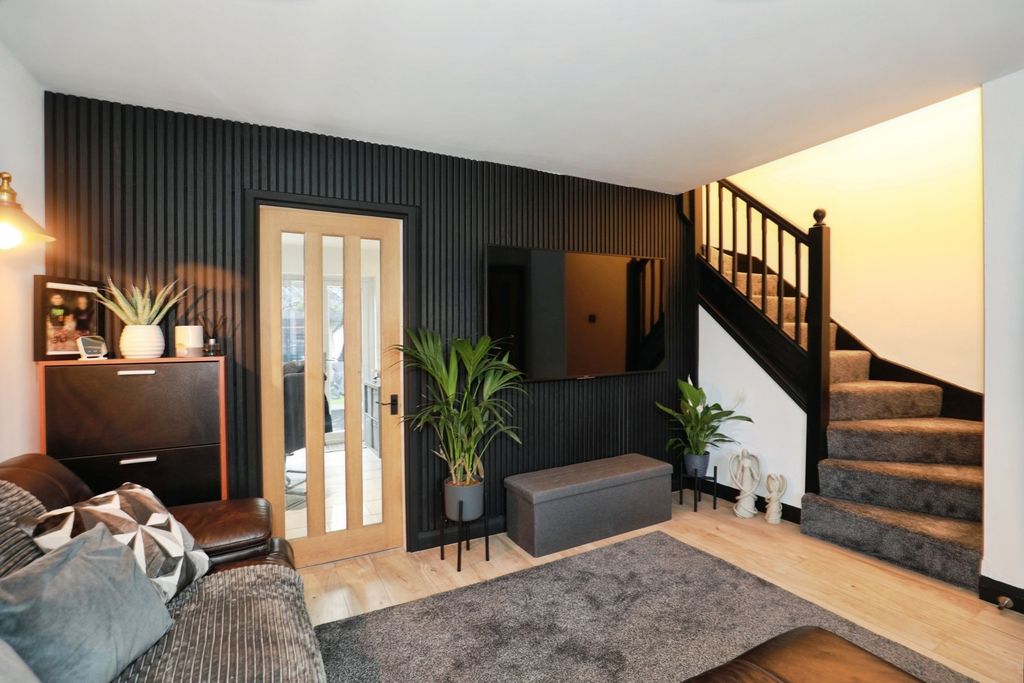 Property photo 2 of 20 Pbox-Img.Jpg