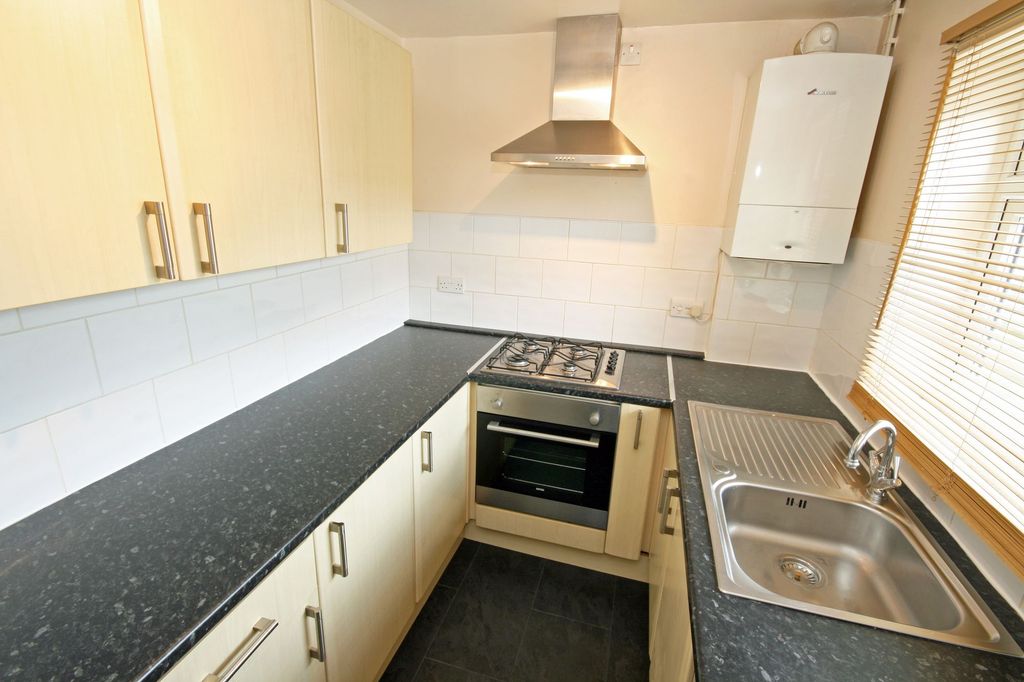 Property photo 3 of 7 Kitchen
