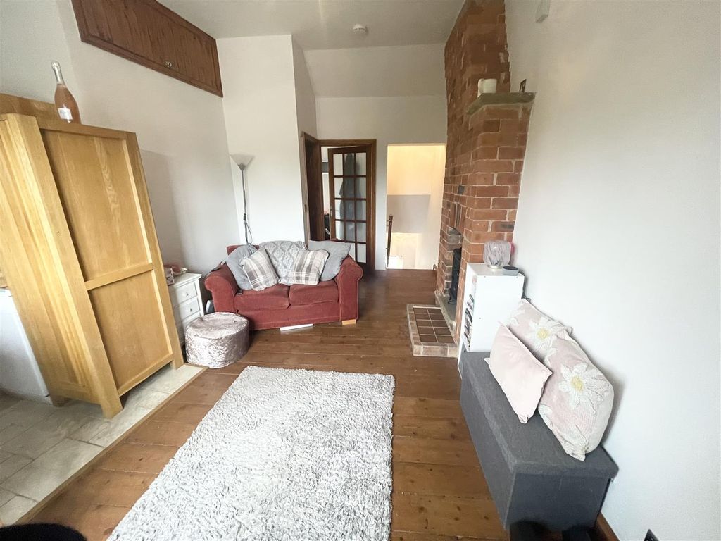 Property photo 2 of 12 Img_8260.Jpg