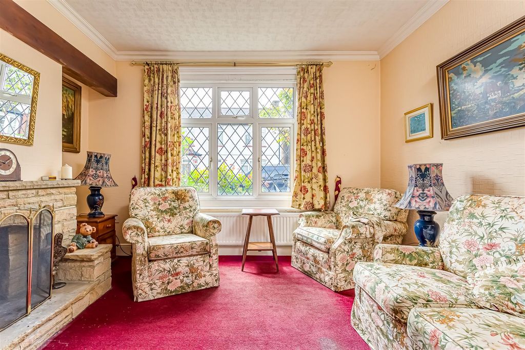 Property photo 3 of 20 House-Ferndale-Road-Banstead-107.Jpg