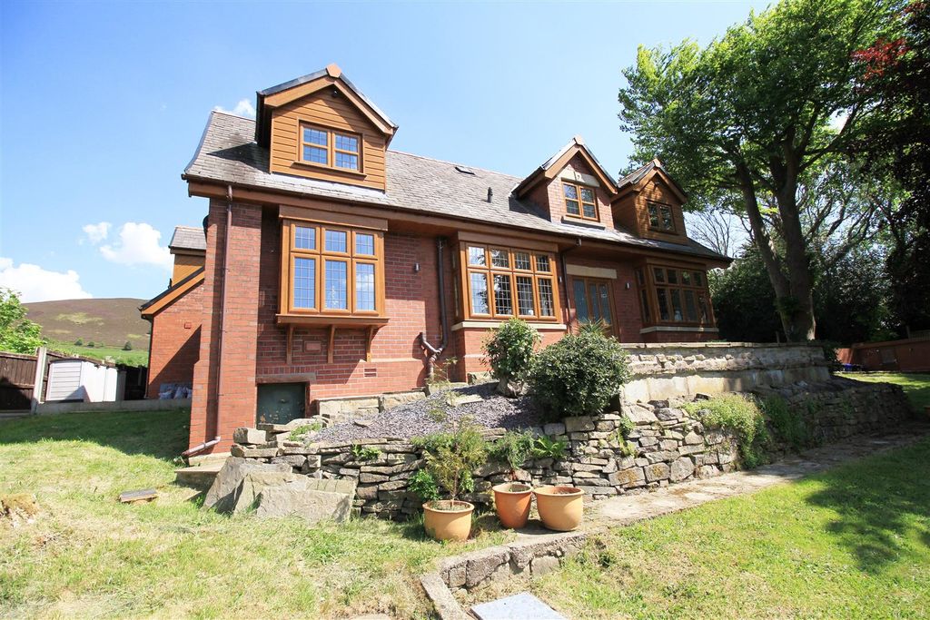 Huddersfield Road, Carrbrook, Stalybridge SK15, 4 bed detached house ...