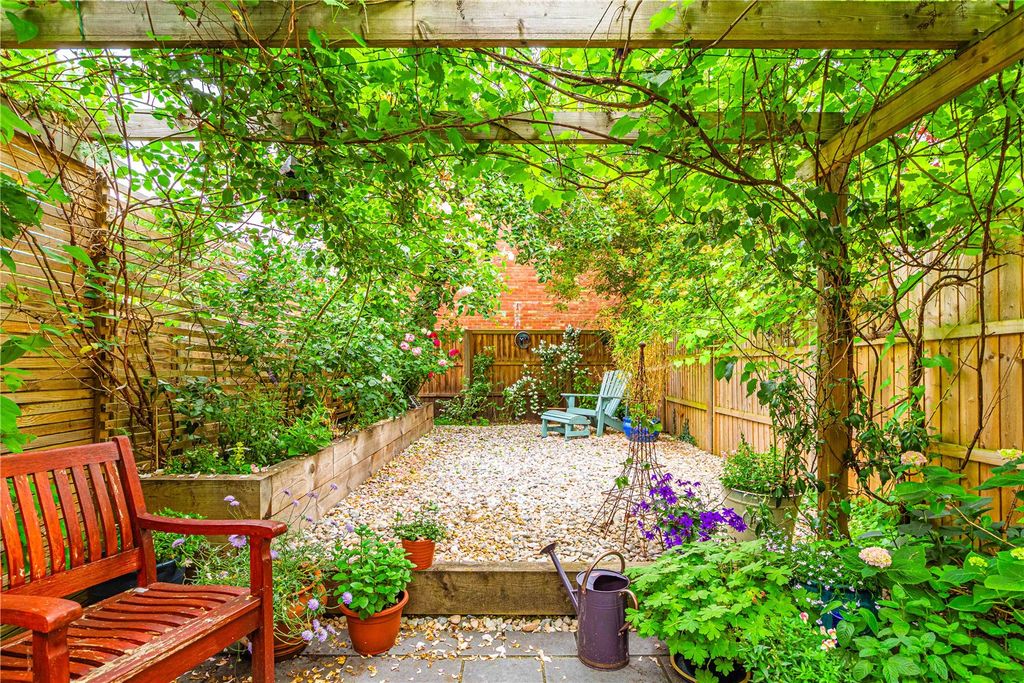 Property photo 2 of 17 Picture No. 68