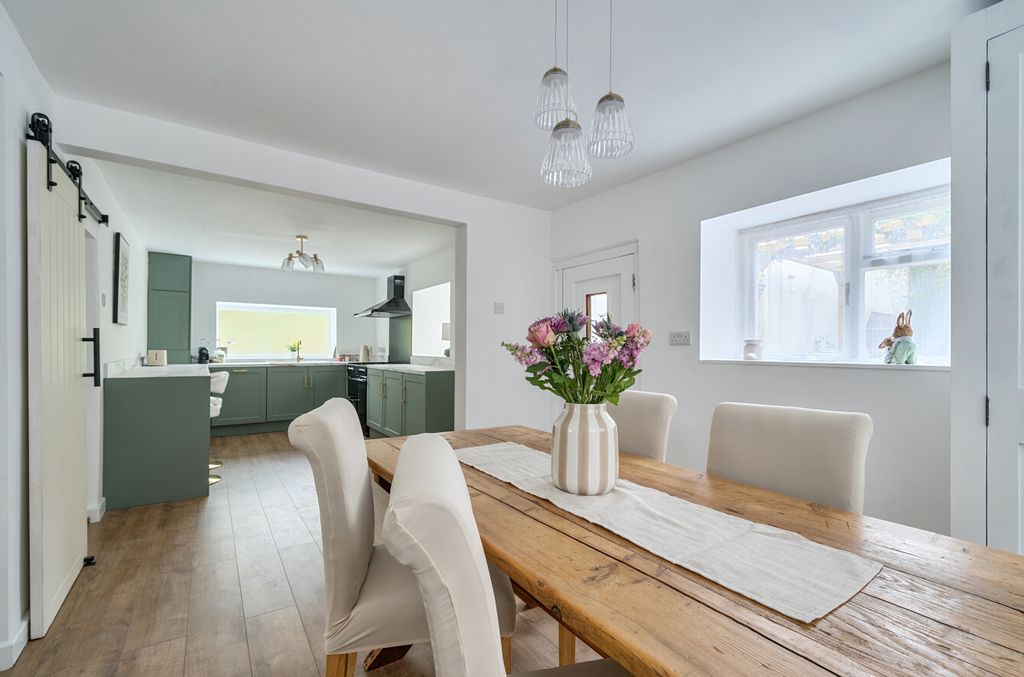 Property photo 2 of 26 1438367-21-69d7cd...