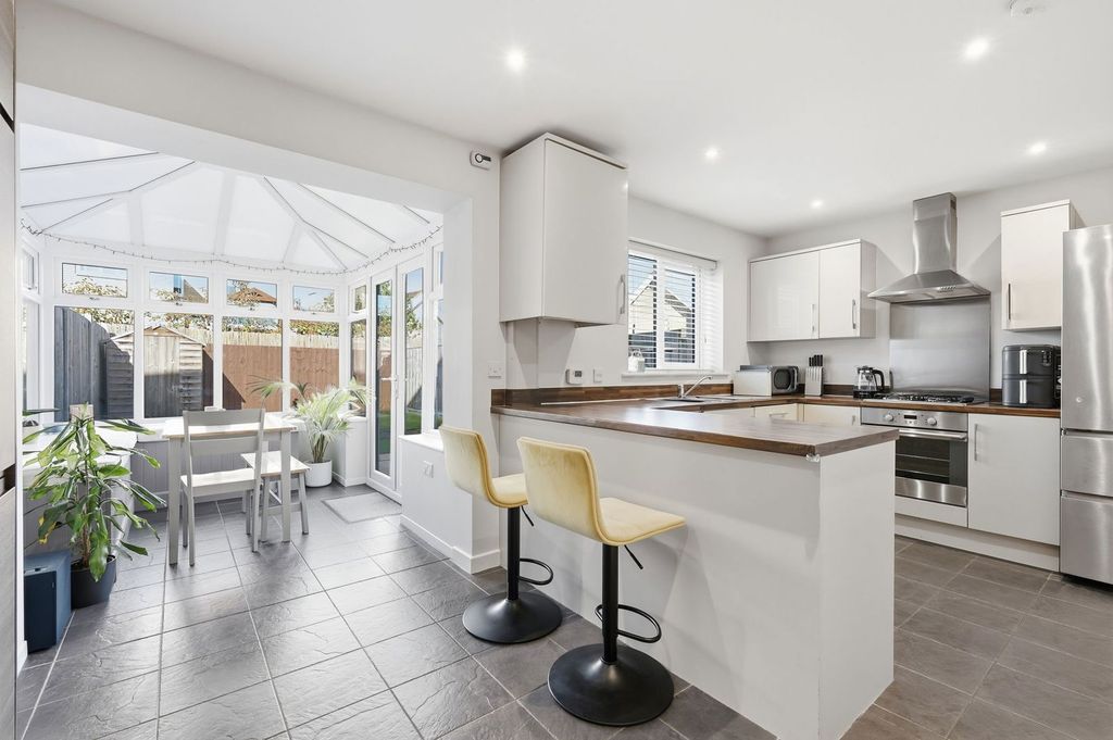 Property photo 2 of 24