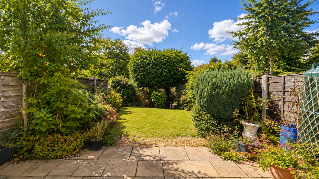 Property photo 3 of 15 Image00011