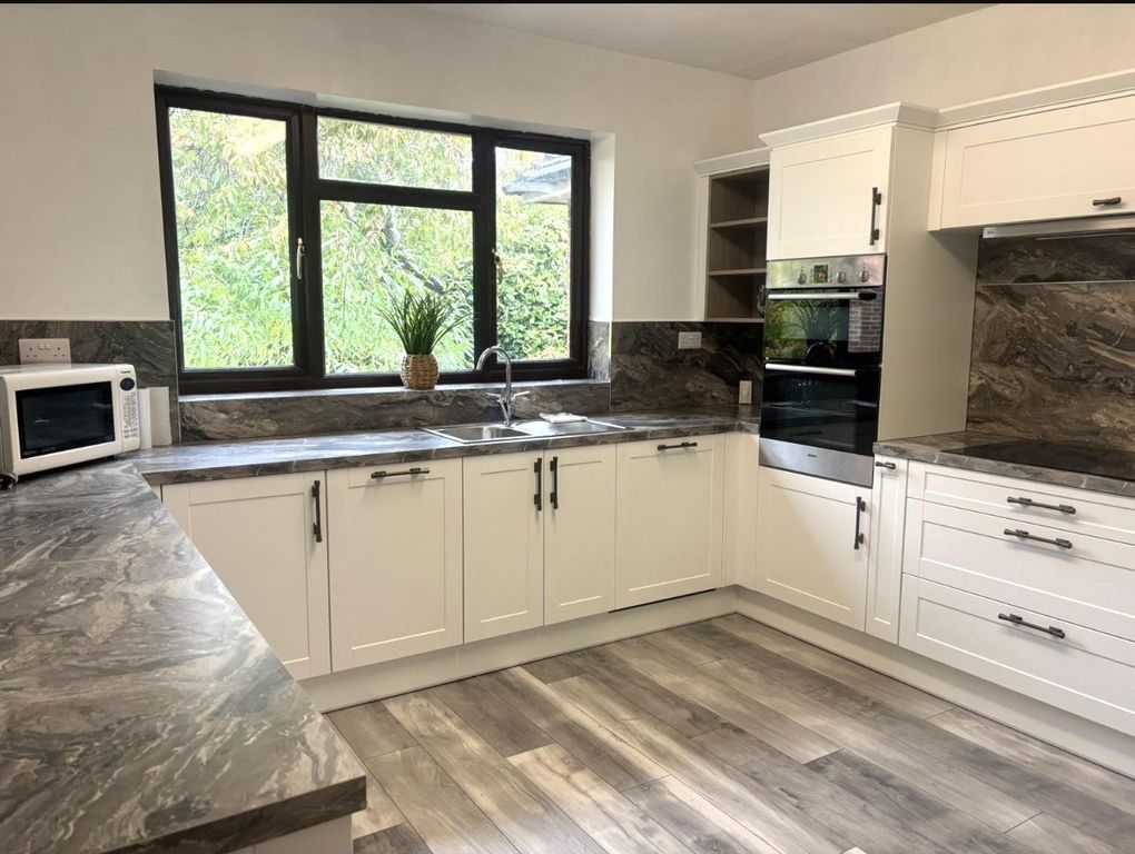 Property photo 3 of 15 Kitchen